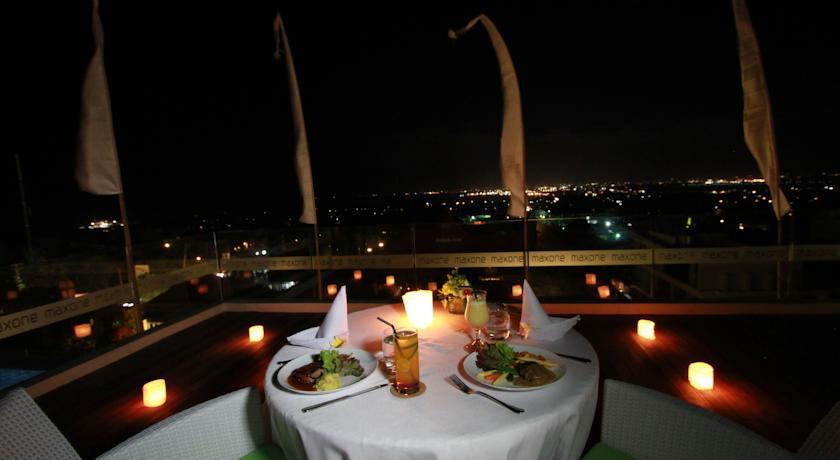 Maxonehotels At Bukit Jimbaran מראה חיצוני תמונה