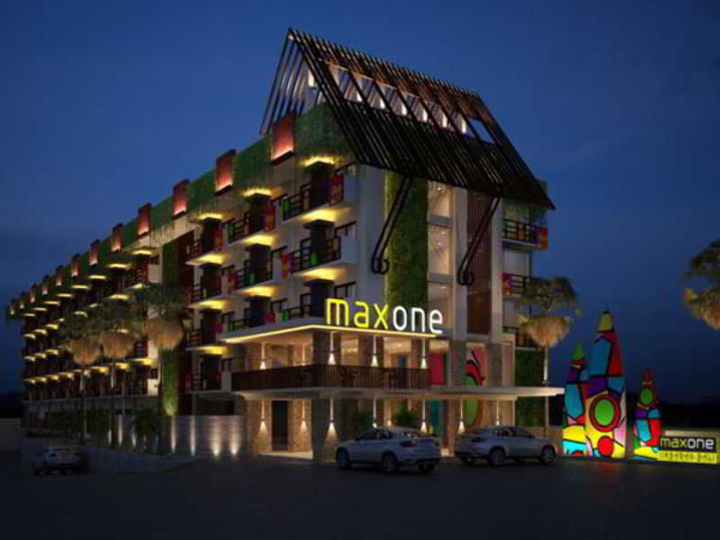Maxonehotels At Bukit Jimbaran מראה חיצוני תמונה